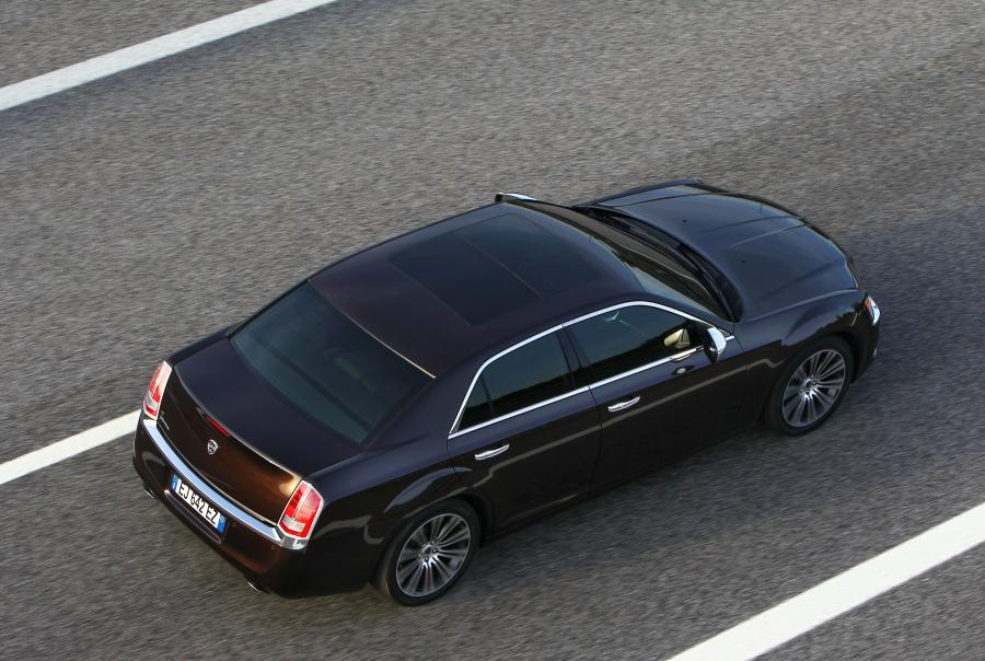  Lancia Thema 2011 года  (фото 22 из 77)
